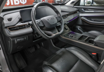 Подержанный автомобиль Exeed LX 2022 года (17 фото)