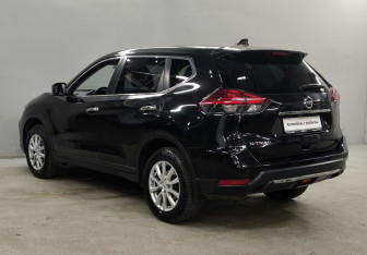 Подержанный автомобиль Nissan X-Trail 2020 года (7 фото)