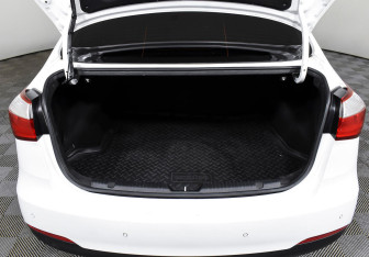 Подержанный автомобиль Kia Cerato Sedan 2016 года (15 фото)