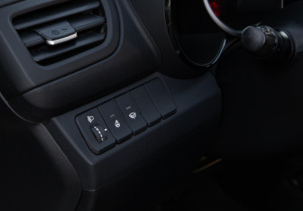 Подержанный автомобиль Kia Rio Hatchback 2014 года (14 фото)