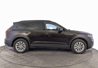 Подержанный автомобиль Volkswagen Touareg 2019 года (4 фото)