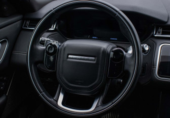 Подержанный автомобиль Land Rover Range Rover Velar 2019 года (15 фото)