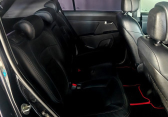 Подержанный автомобиль Kia Sportage 2012 года (18 фото)