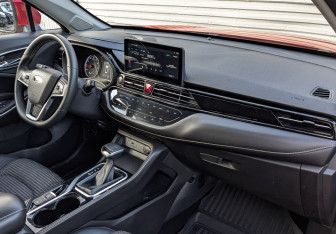 Подержанный автомобиль Москвич 3 2023 года (13 фото)