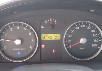 Подержанный автомобиль Hyundai Getz 2005 года (14 фото)