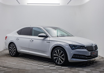 Подержанный автомобиль Skoda Superb Liftback 2024 года (7 фото)