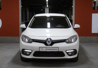 Подержанный автомобиль Renault Fluence 2016 года (2 фото)