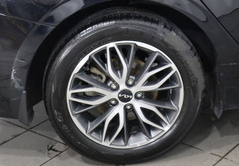 Подержанный автомобиль Kia K5 2021 года (9 фото)