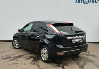 Подержанный автомобиль Ford Focus Hatchback 2009 года (7 фото)