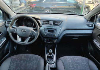 Подержанный автомобиль Kia Rio Sedan 2012 года (9 фото)