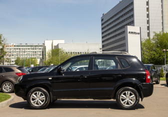 Подержанный автомобиль Hyundai Tucson 2008 года (6 фото)