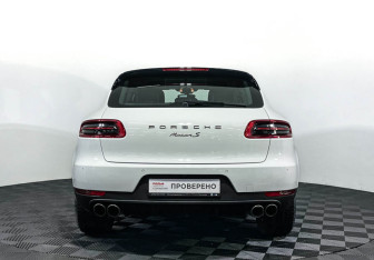 Подержанный автомобиль Porsche Macan 2016 года (6 фото)