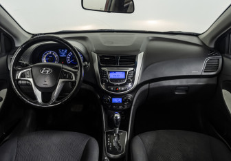 Подержанный автомобиль Hyundai Solaris Sedan 2012 года (11 фото)
