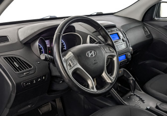 Подержанный автомобиль Hyundai ix35 2012 года (15 фото)