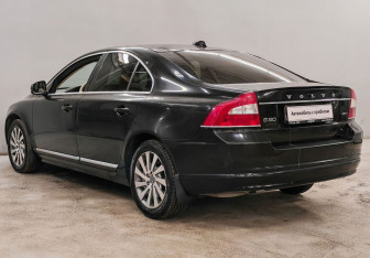Подержанный автомобиль Volvo S80 2011 года (7 фото)
