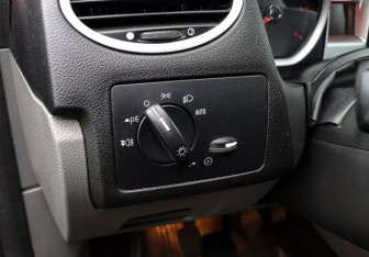 Подержанный автомобиль Ford Focus Hatchback 2008 года (13 фото)