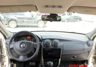 Подержанный автомобиль Nissan Almera Sedan 2014 года (10 фото)