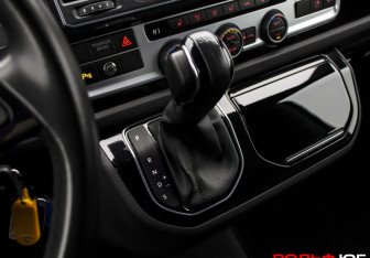 Подержанный автомобиль Volkswagen Multivan 2016 года (15 фото)