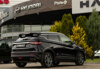 Подержанный автомобиль Geely Coolray 2021 года (17 фото)