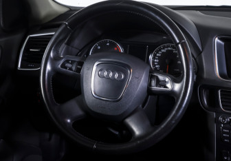 Подержанный автомобиль Audi Q5 2012 года (13 фото)