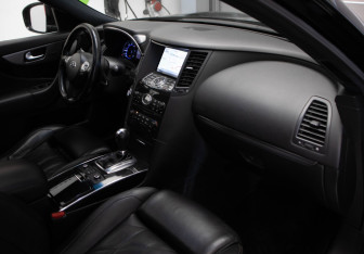 Подержанный автомобиль Infiniti FX 2012 года (30 фото)