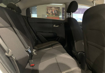 Подержанный автомобиль Kia Rio Sedan 2019 года (12 фото)