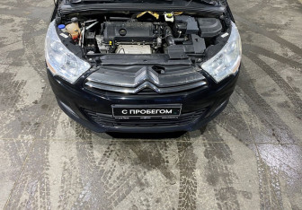 Подержанный автомобиль Citroen C4 Hatchback 2012 года (16 фото)