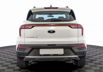 Новый Москвич 3 2025 (6 фото)