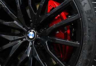 Подержанный автомобиль BMW X5 2023 года (28 фото)