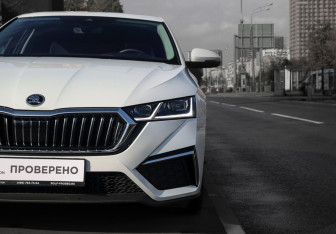 Подержанный автомобиль Skoda Octavia Liftback 2024 года (11 фото)