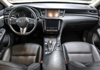 Подержанный автомобиль Infiniti QX50 2018 года (14 фото)