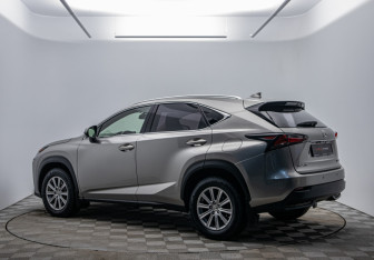 Подержанный автомобиль Lexus NX 2015 года (7 фото)
