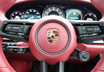 Подержанный автомобиль Porsche 911 Coupe 2023 года (19 фото)