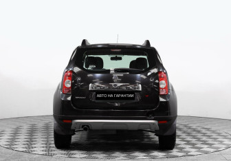 Подержанный автомобиль Renault Duster 2012 года (4 фото)