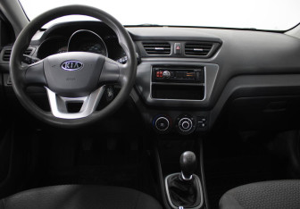 Подержанный автомобиль Kia Rio Hatchback 2012 года (6 фото)