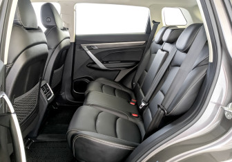 Подержанный автомобиль Geely Atlas Pro 2022 года (12 фото)