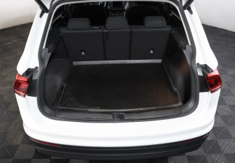 Подержанный автомобиль Volkswagen Tiguan 2017 года (10 фото)