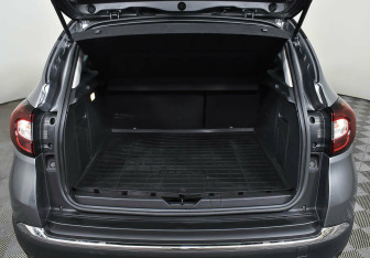 Подержанный автомобиль Renault Kaptur 2019 года (16 фото)