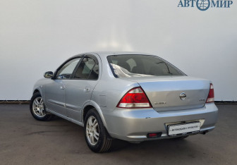Подержанный автомобиль Nissan Almera Classic 2011 года (7 фото)