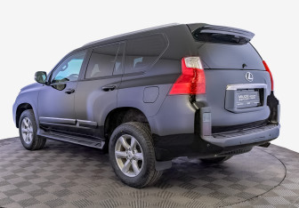 Подержанный автомобиль Lexus GX 2013 года (7 фото)