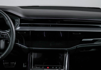 Подержанный автомобиль Audi S8 2023 года (13 фото)