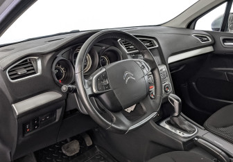 Подержанный автомобиль Citroen C4 Sedan 2020 года (15 фото)