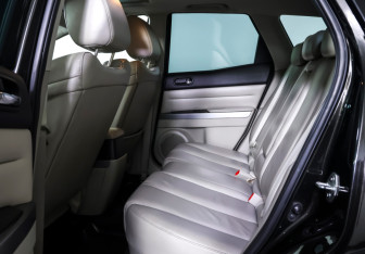 Подержанный автомобиль Mazda CX-7 2010 года (11 фото)