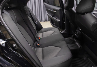 Подержанный автомобиль Toyota Camry Sedan 2021 года (8 фото)