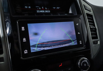 Подержанный автомобиль Mitsubishi Pajero 2018 года (9 фото)