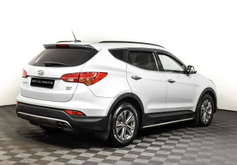 Подержанный автомобиль Hyundai Santa Fe 2015 года (5 фото)