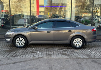 Подержанный автомобиль Ford Mondeo Sedan 2013 года (5 фото)