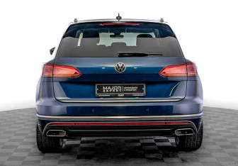 Подержанный автомобиль Volkswagen Touareg 2022 года (6 фото)