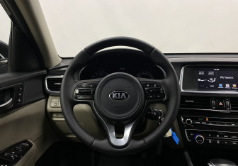 Подержанный автомобиль Kia Optima Sedan 2017 года (14 фото)