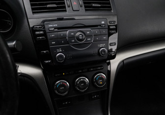 Подержанный автомобиль Mazda 6 Sedan 2010 года (13 фото)